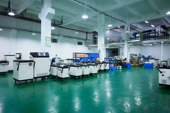 CNC-Schleifmaschine Kühlmittelfiltrationssystem Werkstatt Flüssigkeitswechsel