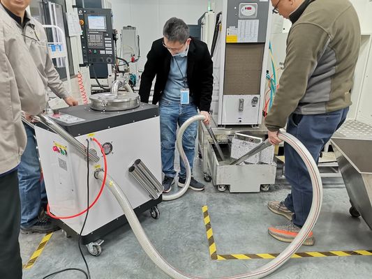 Verarbeitungskapazität 8000L Splitter-Schlamm-Entfernung Maschine CNC-Wasserbehälter Reinigung