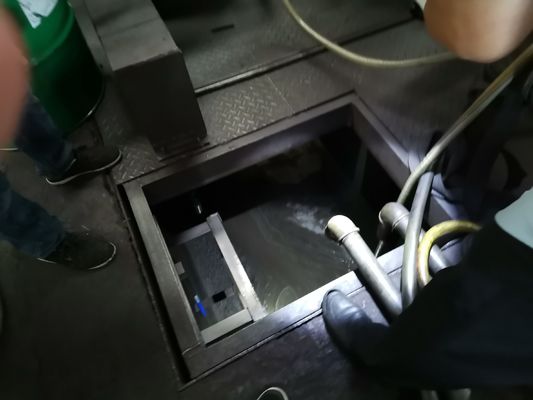 OEM Mobilmaschinenwerkzeug Wasserbehälter Schneidflüssigkeitsentfettungsmaschine