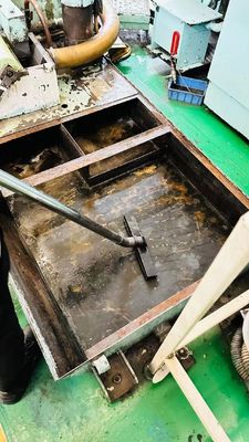 Mehrfunktionsstaubsauger für Werkstätten, der in Wasser und auf dem Boden saugen kann